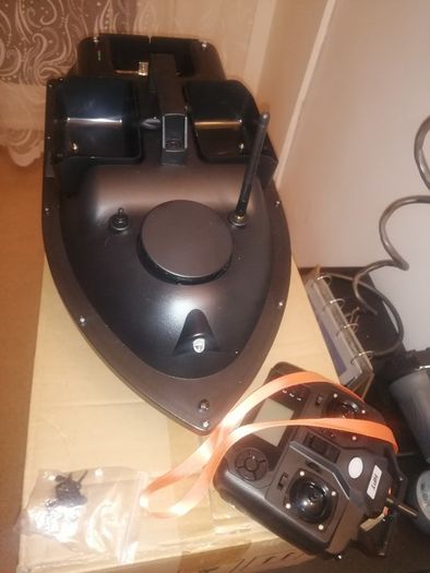 5200mAh GPS Fishing Bait Boat with 3 Bait Containers Wireless Bait Boat with Automatic Return Function Europe Stock