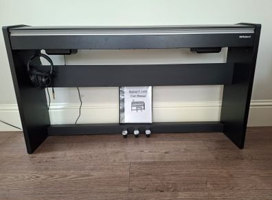 Roland F-140R Piano