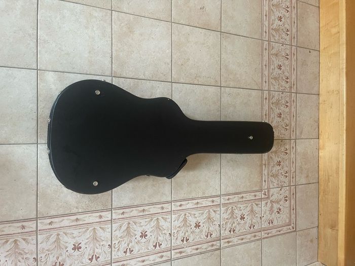 acoustic guitar hard case