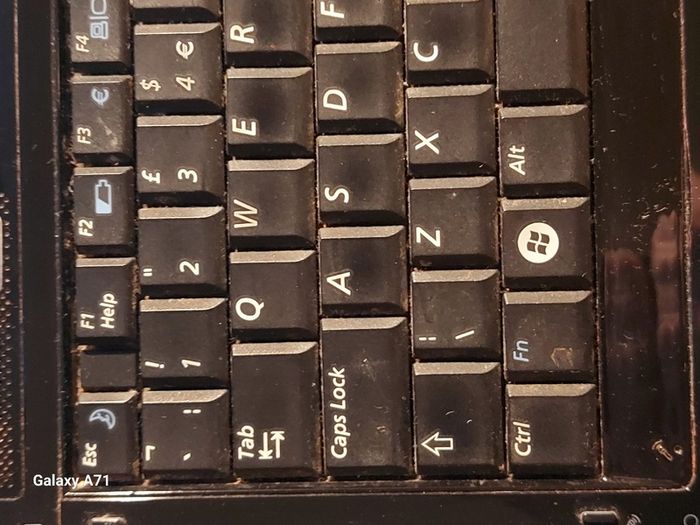 Samsung R610 15.6 inch Laptop, 3GB Ram, 300GB HDD, Intel Core 2 Duo CPU T6400 2.00GHz, indows 7 Home Premium, Chrome, Youtube, and VLC for best movie experience