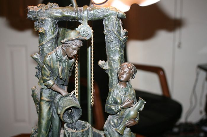 Vintage Fountain Table Lamp