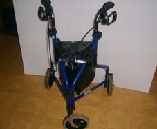 Mobility Rollator Walker + storage + brakes