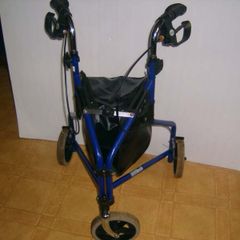 Mobility Rollator Walker + storage + brakes