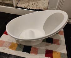 Shnuggle baby bath