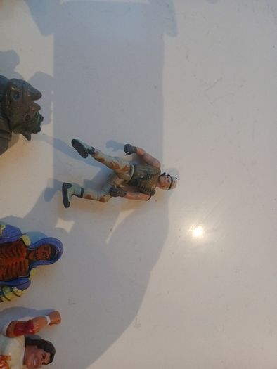 Mixed action figures