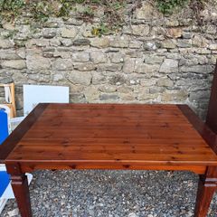 Dining table & chairs