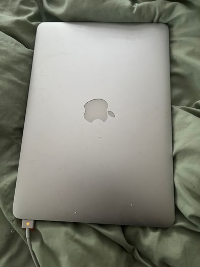 MacBook Pro Retina 13 inch i7 16GB RAM 256GB SSD