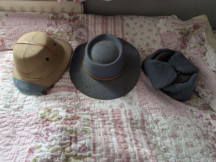 3 hats