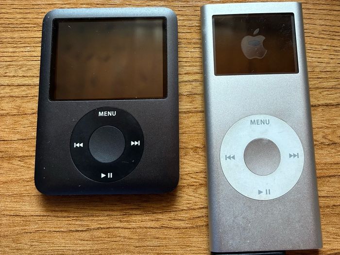 Apple iPod nano 3rd gen 8gb and 2nd gen 2gb