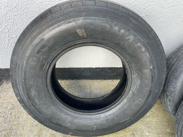 Land Rover Sonar 7.50 R16 Light truck super steel radial S-866 tyre.