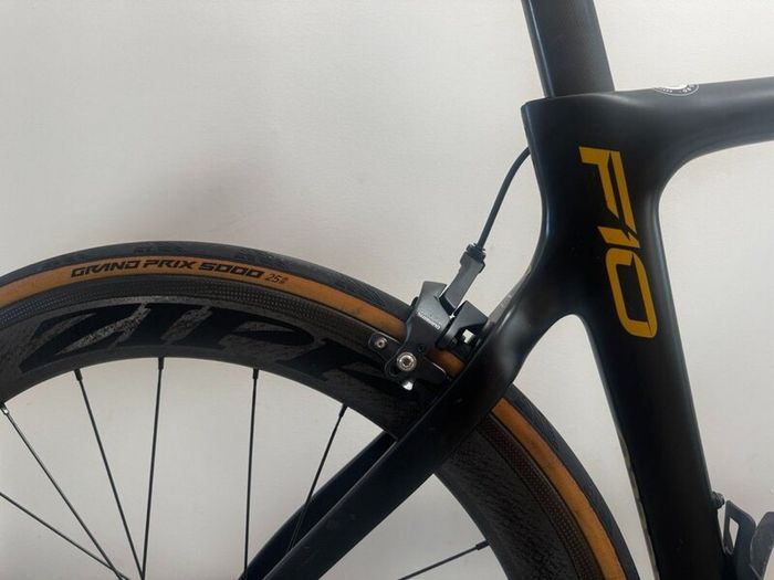 Pinarello Dogma F10 - Zipp Firecrest 404