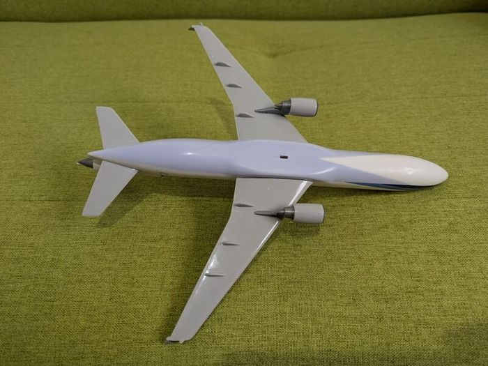 China Airlines 1:200 scale model airplane, MD-11 aircraft