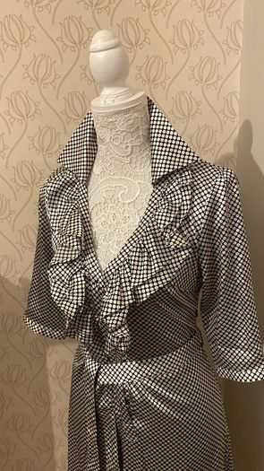 dress black and cream