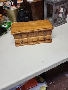 Jewellery box