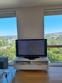 Television set