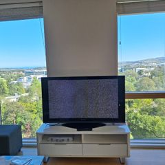 Television set