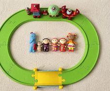 In The Night Garden Motorised Musical Ninky Nonk Train with Sounds and 6 Figures
