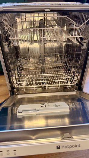 Integrated Dishwasher Hotpoint