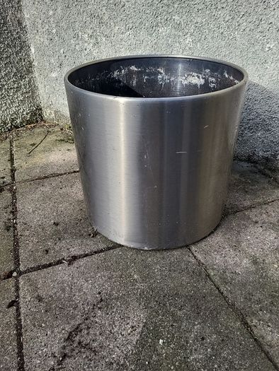 Stainless steel plant pot