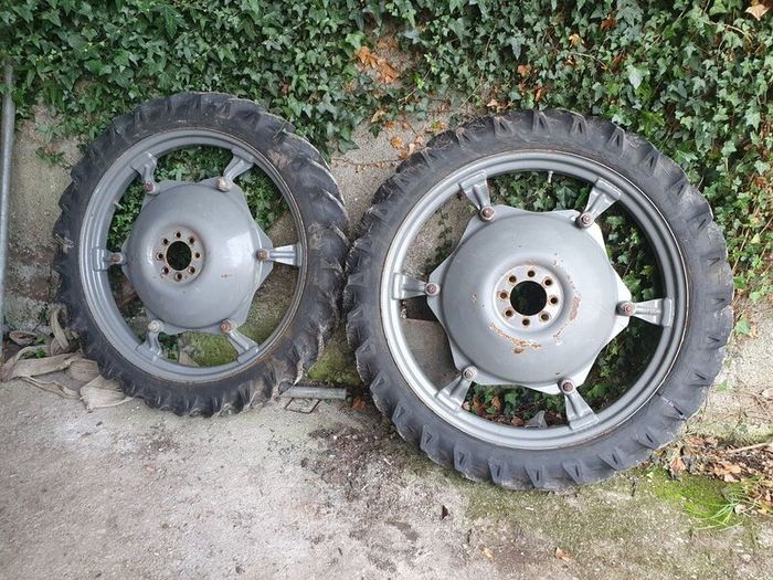 Rowcrop wheels, Ivor Williams trailer, idlers