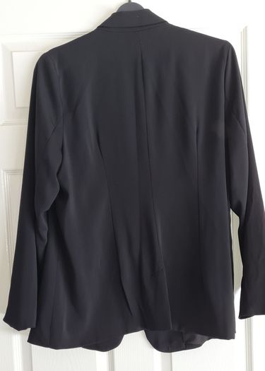 PLUS SIZE (20) Black Lace Detail Collar Blazer. New