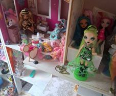 Rainbow High Doll House