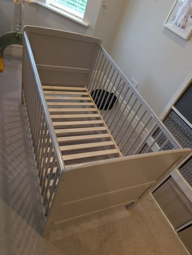 Baby elegance travis cot bed