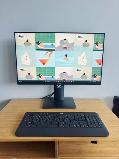 Dell 27 Adjustable Monitor + Logitech Wireless QWERTY Keyboard