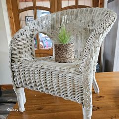 Wicker kids white chair