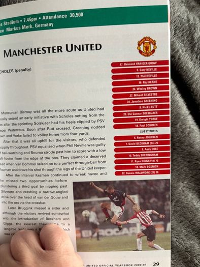 Manchester United Official Yearbook 2001