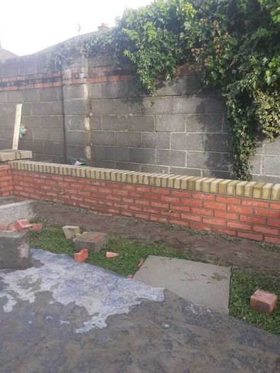 Experienced bricklayer