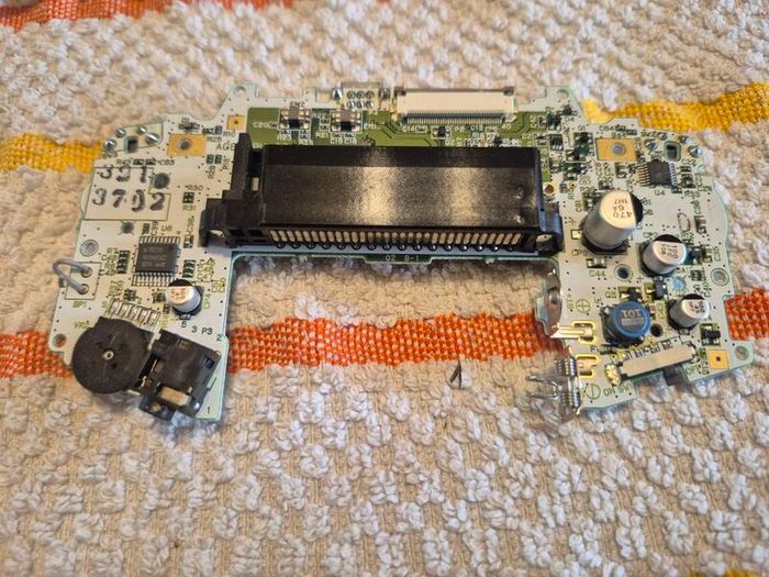 Gameboy Advance Motherboard - read description