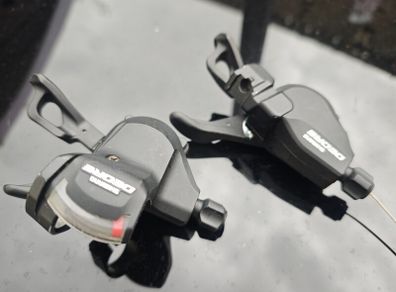 2 Shimano front mech levers