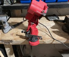 Chainsaw sharpening tool