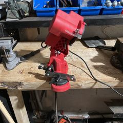 Chainsaw sharpening tool