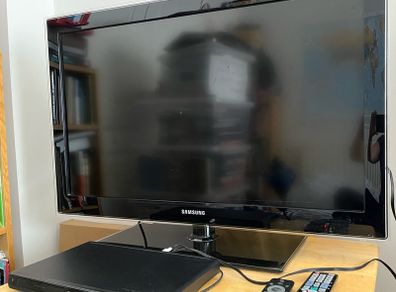 Samsung TV and Phillips DVD player
