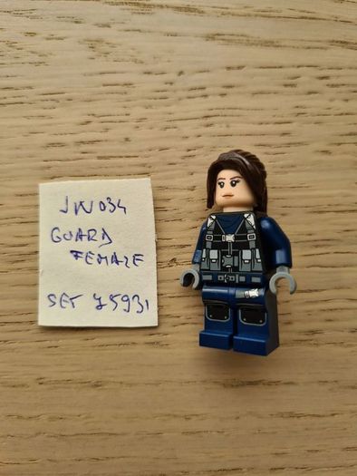 lego jw034 guard female, set 75931 jurassic world