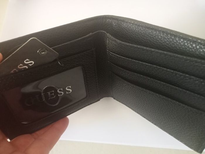 New Men's Guess Wallet
