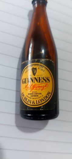 Vintage original Guinness miniature advertising bottle,with liquid inside some of of it must of evaporate,,hard to come by ,price includes free shipping within Ireland thank you, sold as seen, see pictures,,