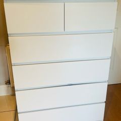 chest of drawers