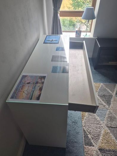 malm desk