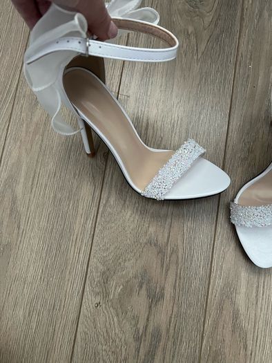 White Wedding Shoes size 5/38