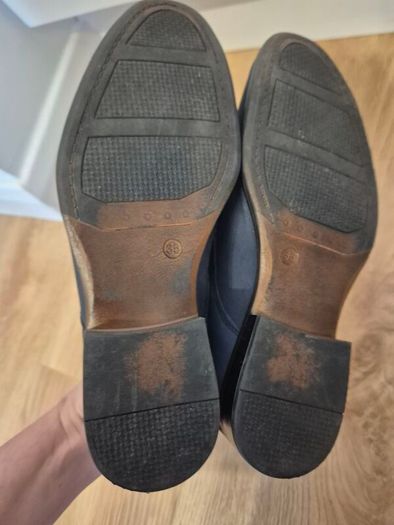 Navy shoes, size uk4
