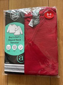 Boys/Girls Round Neck Sweater 8-9 years Brand New