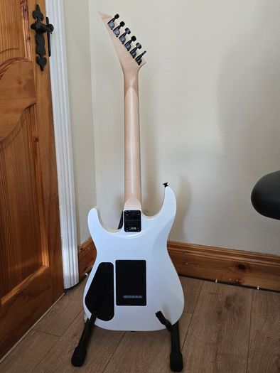Jackson Dinky js11