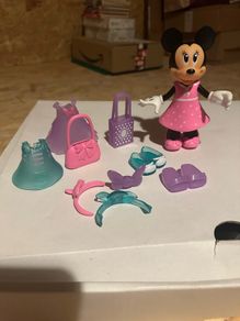 MINNIE changing clothes set