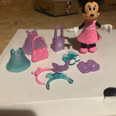 MINNIE changing clothes set