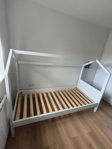 Single bedframe
