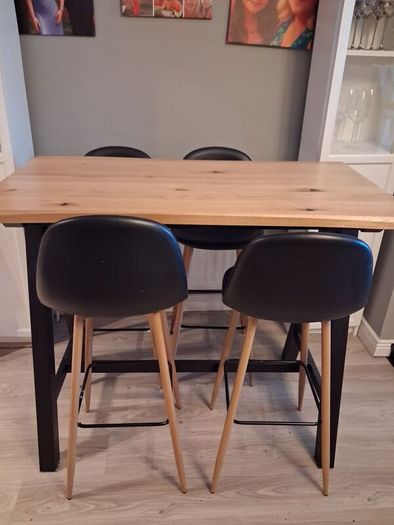 Dining table and 4 chairs