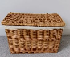 Beautiful Picnic Basket / Storage
